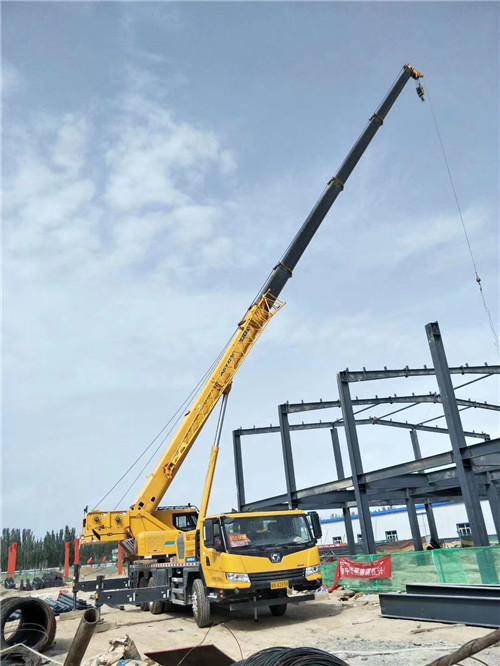 马尾区超高层建筑钢结构吊装案例